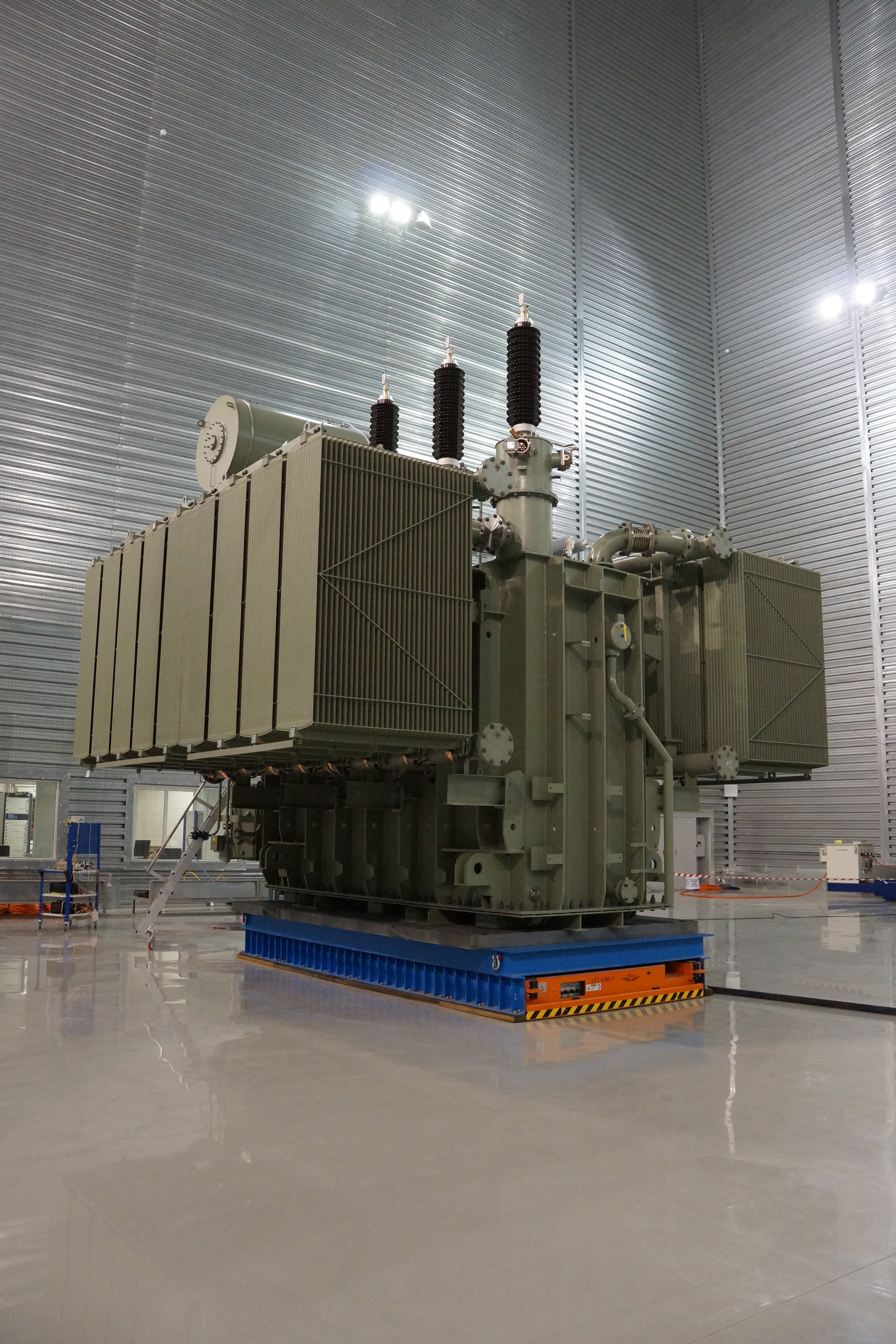 Power Machines Toshiba. HighVoltage Transformers